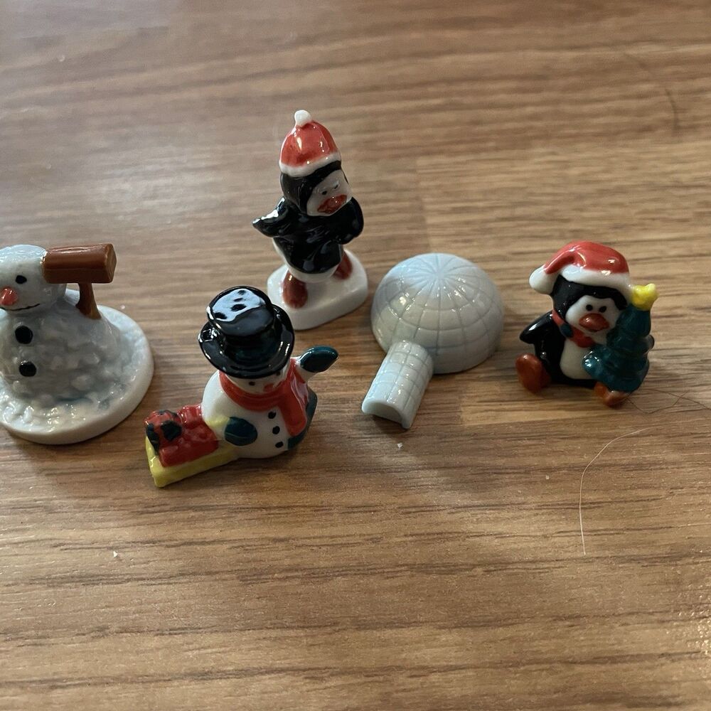 5pc vintage Ceramic miniature Christmas Scene figurines Collectible Snowman - Picture 3 of 10